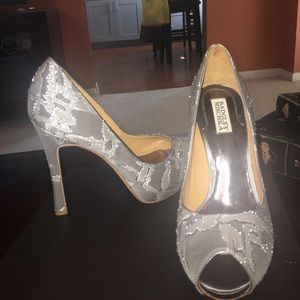 Badgley Mischka Platform pumps